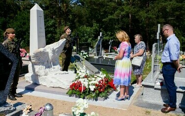 Uroczystości patriotyczne w Dąbr&oacute;wce - 15.08.2023 r. 2