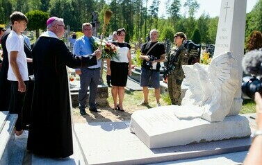 Uroczystości patriotyczne w Dąbr&oacute;wce - 15.08.2023 r. 12