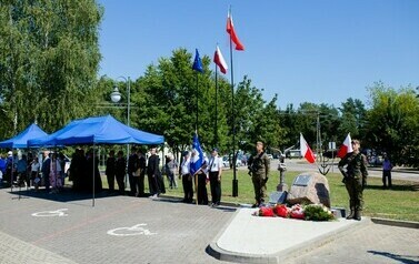 Uroczystości patriotyczne w Dąbr&oacute;wce - 15.08.2023 r. 86
