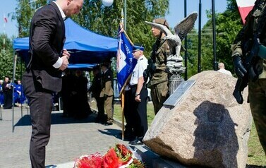 Uroczystości patriotyczne w Dąbr&oacute;wce - 15.08.2023 r. 93