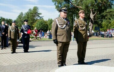 Uroczystości patriotyczne w Dąbr&oacute;wce - 15.08.2023 r. 96