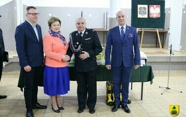 Uroczyste przekazanie samochodu dla OSP Łęg Przedmiejski