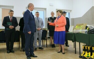 Uroczyste przekazanie samochodu dla OSP Łęg Przedmiejski