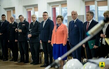 Uroczyste przekazanie samochodu dla OSP Łęg Przedmiejski