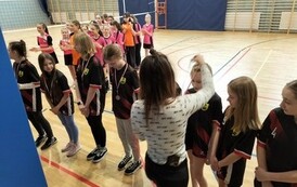 ZAWODY - PIŁKA SIATKOWA DZIEWCZĄT KLAS IV-VI