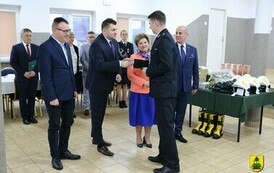 Uroczyste przekazanie samochodu dla OSP Łęg Przedmiejski