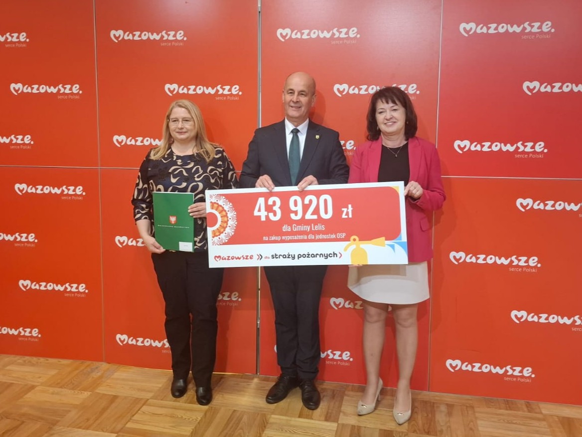 Podpisanie umowy na&nbsp;wyposażenie jednostek OSP z&nbsp;gminy Lelis